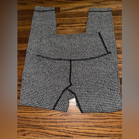 Lululemon Wunder Under Pant (Hi-Rise) - Teeny Tooth White Black - Picture 2 of 7